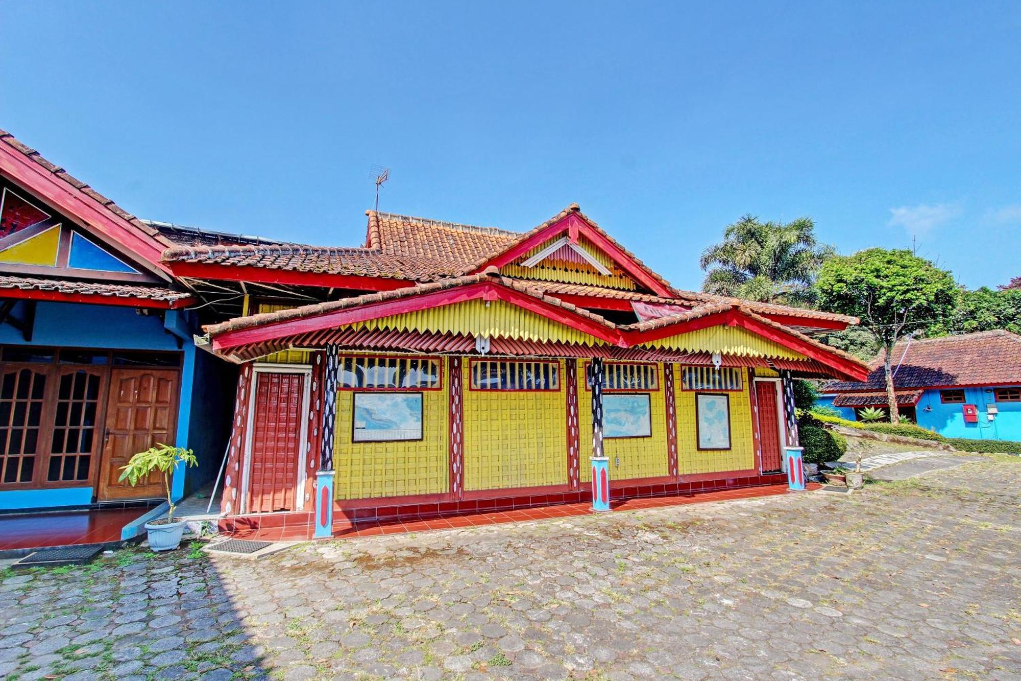 Hotel Capital O 91644 Loka Hause Salatiga Exteriér fotografie