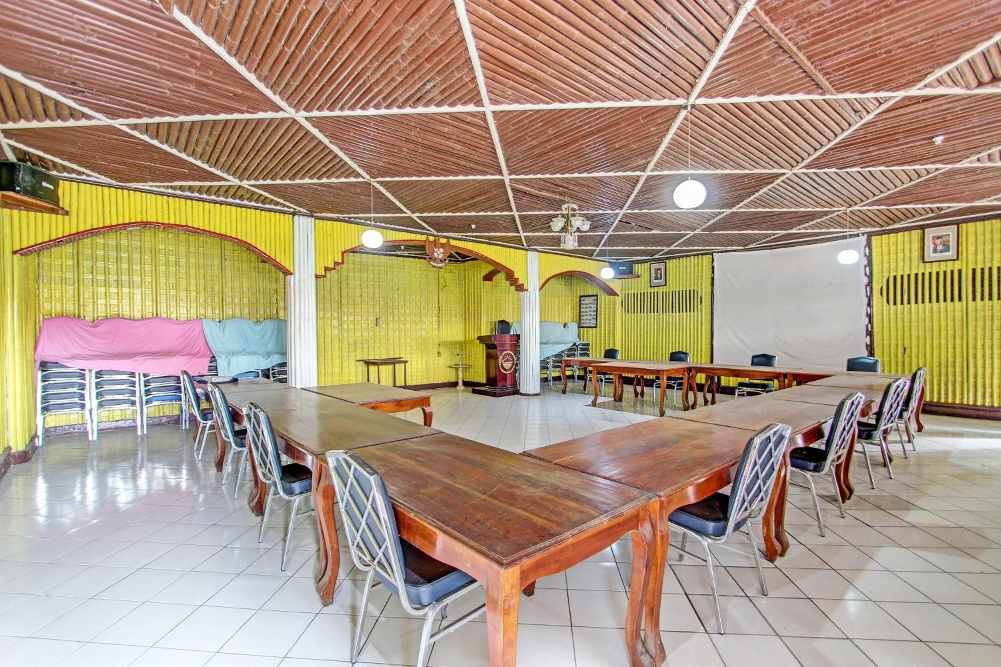 Hotel Capital O 91644 Loka Hause Salatiga Exteriér fotografie